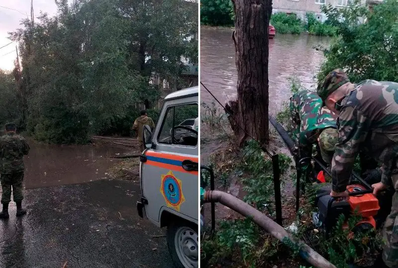 Откачивать воду после ливня продолжают с улиц и дворов Павлодара