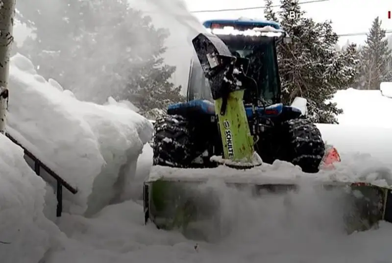 Снежный шторм и жара: аномальная погода накрыла Северную Америку