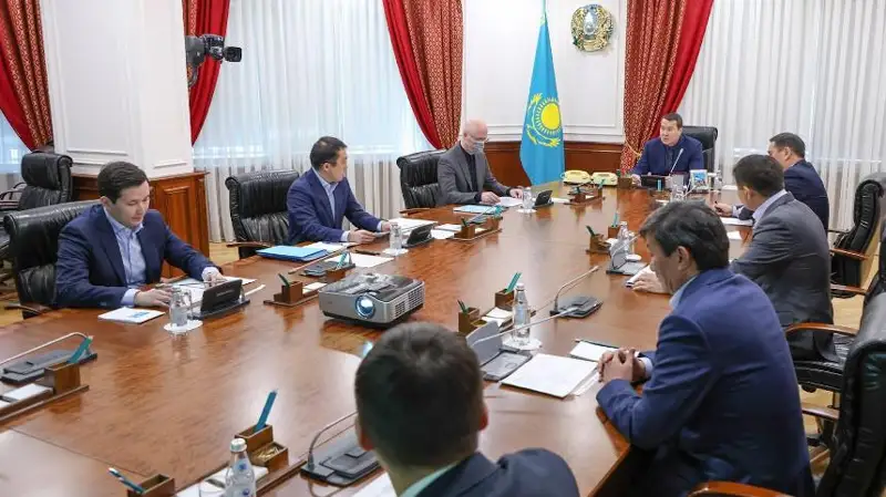 Қазақстан арқылы өтетін транзиттік жүк көліктерінен ақы алу жобасы жалғасады