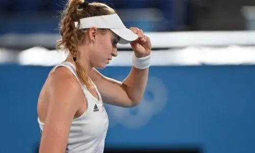 Елена Рыбакина уступила третьей ракетке мира