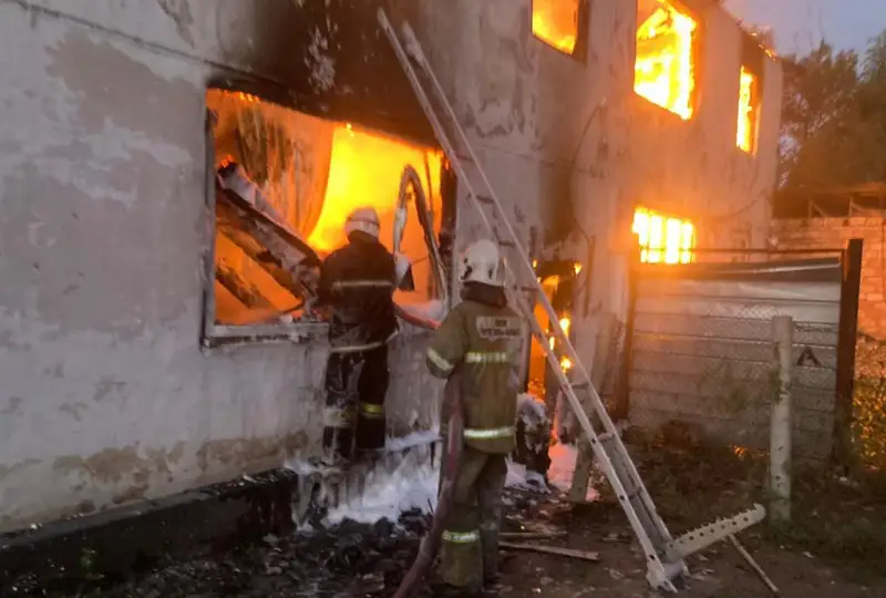 Almaty oblysynda 8 páterli úı janyp ketti: 24 adam qonaqúıge ornalastyrylady