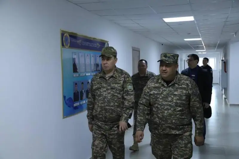 Mınıstr Aqtóbedegi jedel shtabtyń jumysyn tekserdi