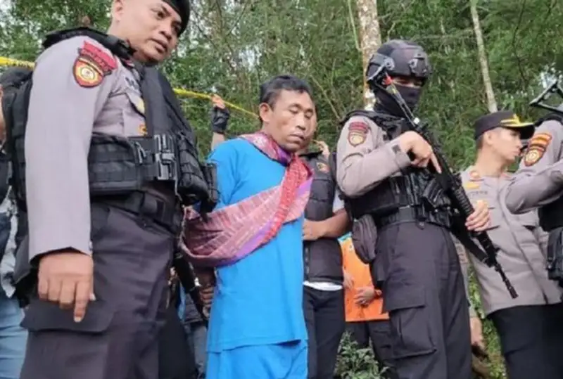 Шамана в Индонезии обвиняют в убийстве 12 человек