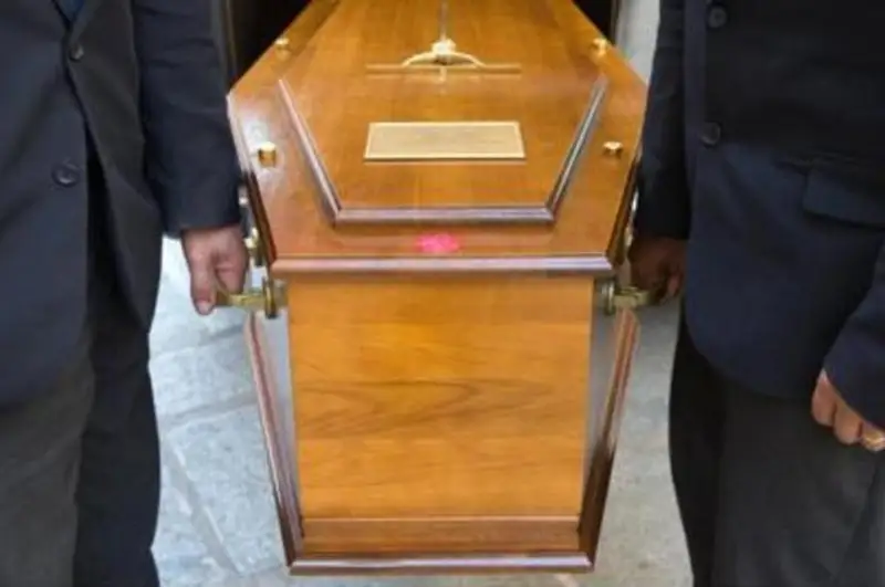Очнувшаяся в Эквадоре на своих похоронах женщина прожила еще неделю