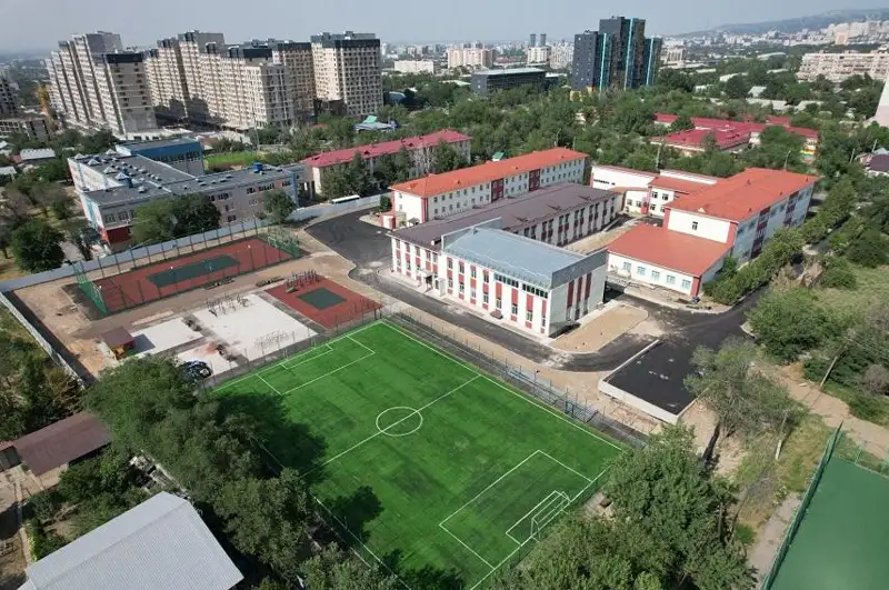 Подрядчика оштрафовали за срыв строительства пристройки к школе-интернату в Алматы