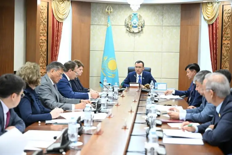 سەناتورلار 22- ماۋسىم كۇنى وتەتىن پالاتا وتىرىسىنىڭ كۇن ءتارتىبىن بەكىتتى