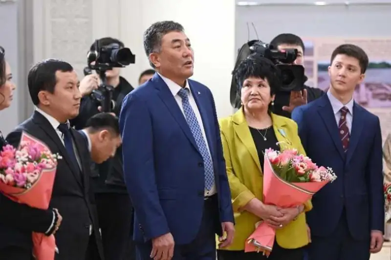 عىلىم سالاسىندا ەڭبەك ەتىپ جۇرگەن جانداردى قولدايمىن - پرەزيدەنت