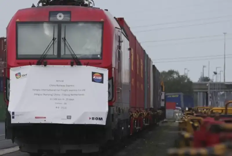 قىتاي مەن ورتالىق ازيا اراسىنداعى تاۋار اينالىمى 45,4 پايىز ءوستى