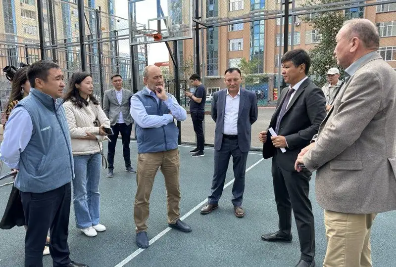 Мажилисмены проверили состояние дворов Астаны