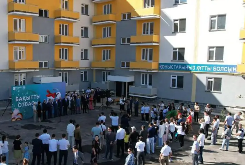 Tarazda 460 páterli 6 turǵyn úı paıdalanýǵa berildi