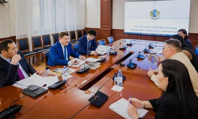 Qazaqstanda parahokkeıdiń bolashaǵy qandaı – Ashat Oralov Sýrdlımpıada komıtetiniń ókilderimen kezdesti