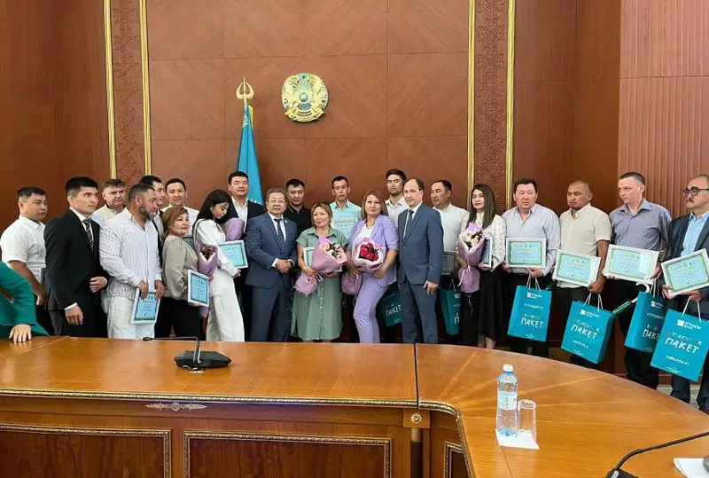 В Караганде первые сертификаты на получение доступных займов вручили работникам АО «Шубарколь комир»