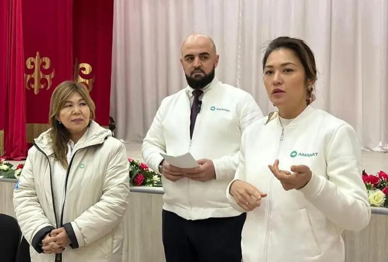 Mańǵystaý oblystyq máslıhat depýtattyǵyna úmitkerler aýyl turǵyndarymen júzdesti