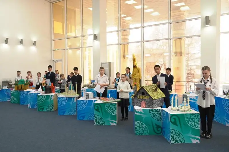 Макеты Акорды и современной юрты создали павлодарские школьники