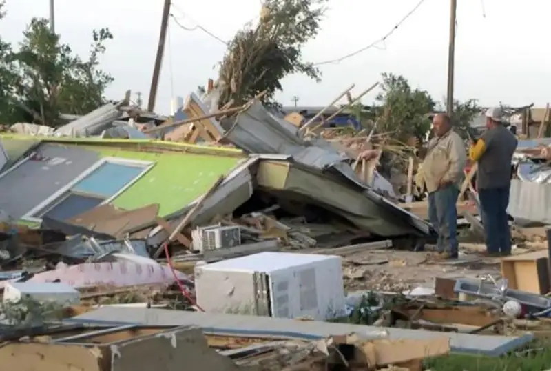 Смертельный торнадо обрушился на юг США: есть жертвы