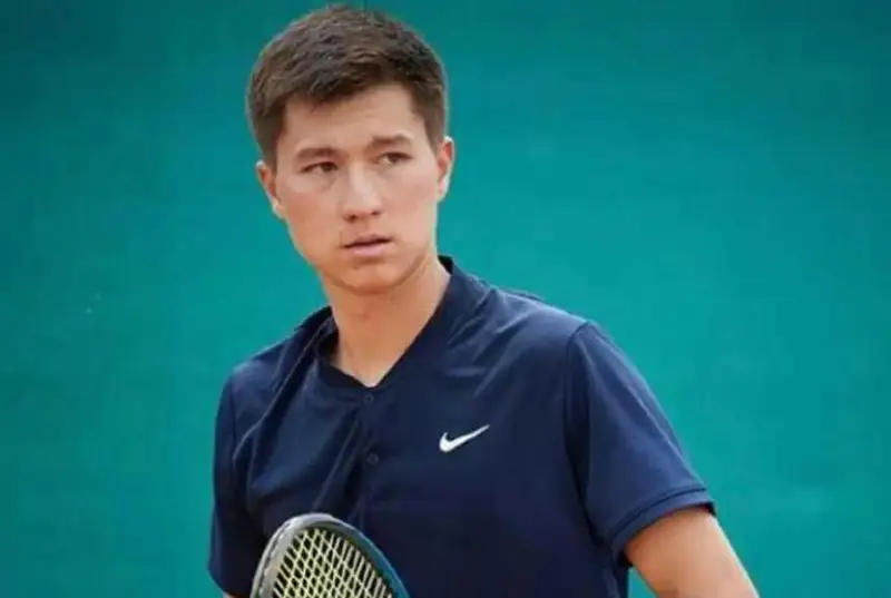 Бейбит Жукаев  проиграл на старте турнира в Швейцарии