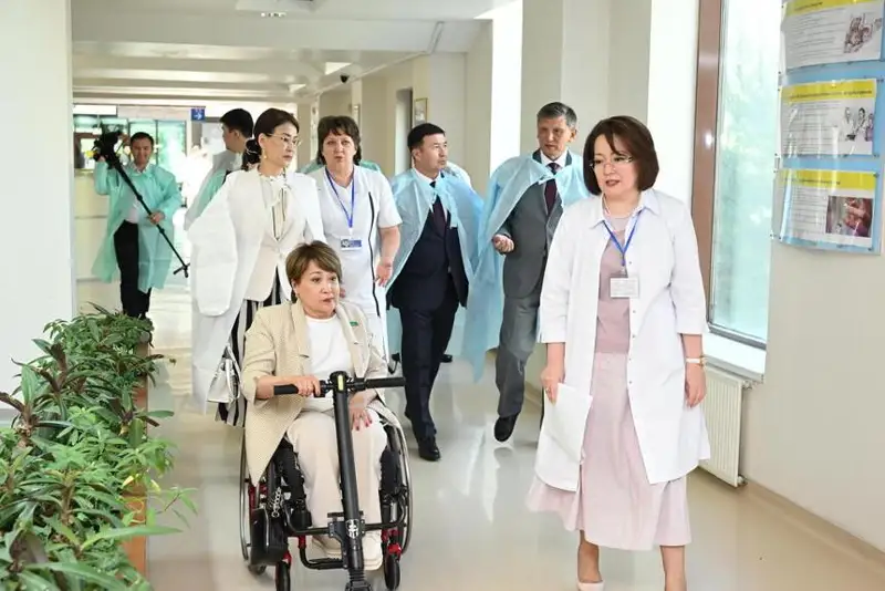 Сенаторы посещают соцобъекты для изучения проблем людей с инвалидностью