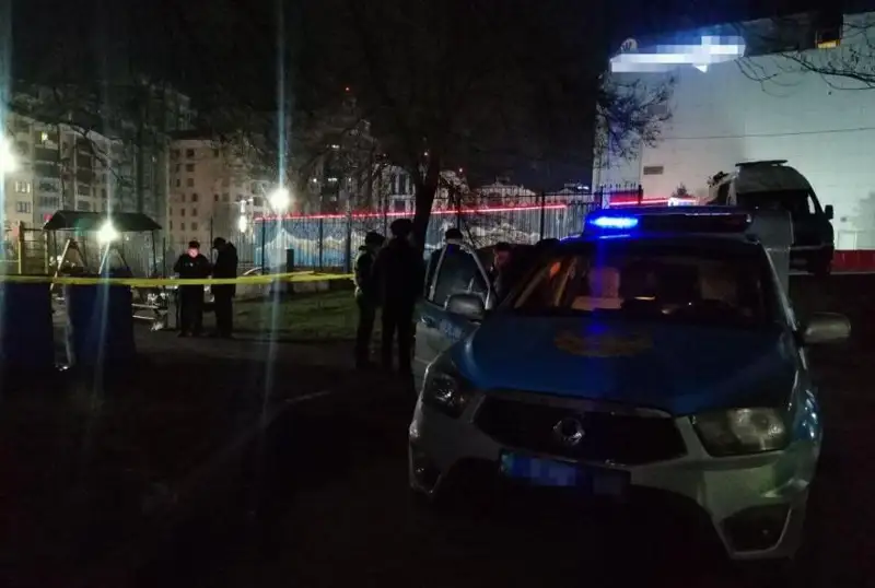 Мужчину убили во дворе ЖК в Алматы