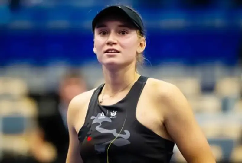 Елена Рыбакина сделала заявление после снятия с турнира перед Уимблдоном
