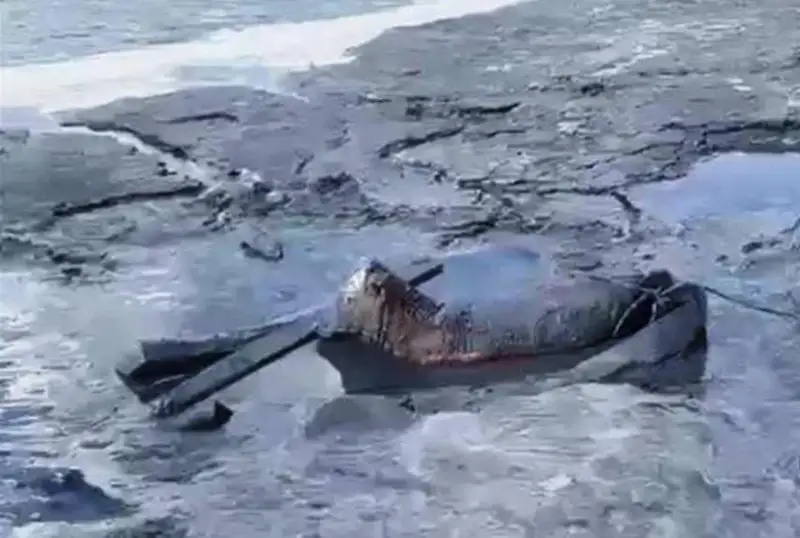 Экстренную помощь теленку оказали спасатели ВКО