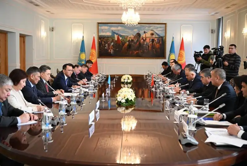 Qazaqstan men Qyrǵyzstannyń óńiraralyq yntymaqtastyǵynyń áleýeti zor - Áshimbaev