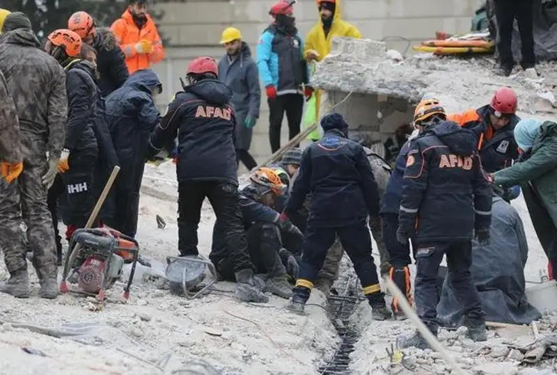 Число жертв землетрясений в Турции превысило 20 тысяч, более 80 тысяч ранены