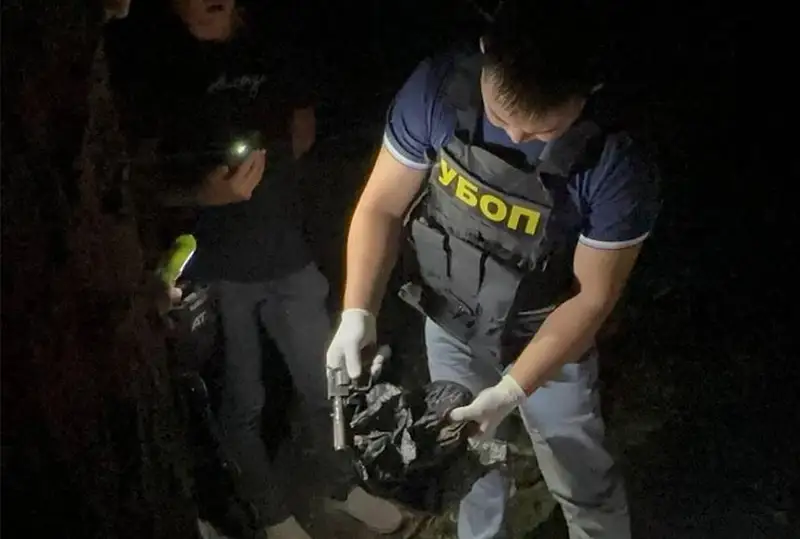 Три вида оружия изъяли полицейские у мужчины в ВКО