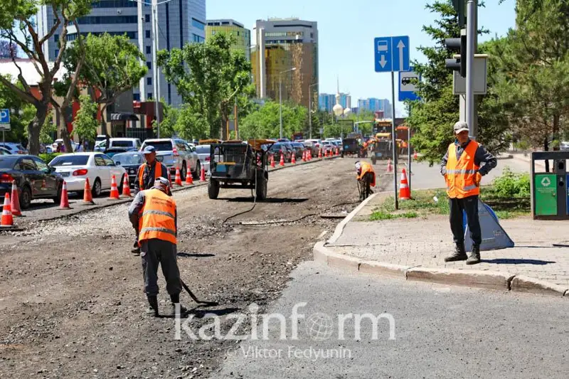 Ремонтные работы ведутся по улице Тархана в Астане