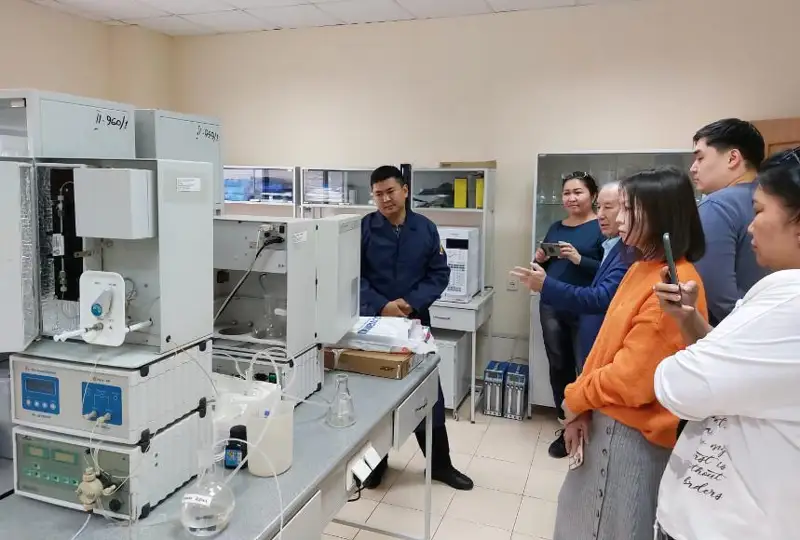 Работу химико-экологической лаборатории после запуска ракеты «Протон» показали специалистам