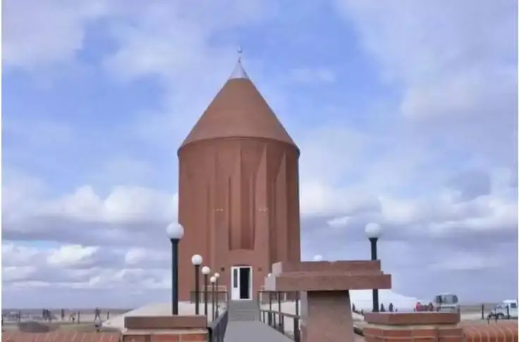 ۇلتتىق پانتەونعا جەرلەنەتىندەر ۇستانعان دىنىنە قاراي بولىنبەيدى