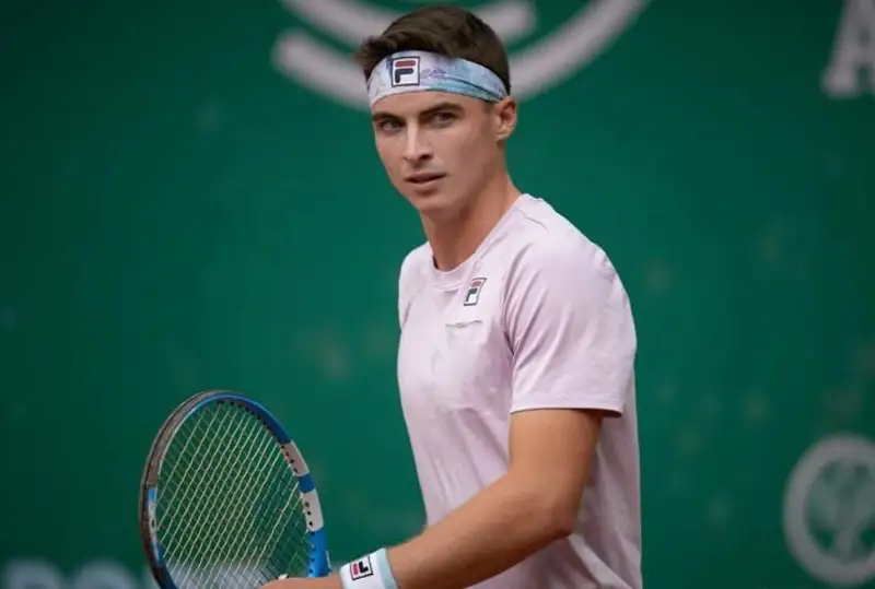 Тимофей Скатов не сумел выйти в финал турнира в Карлсруэ