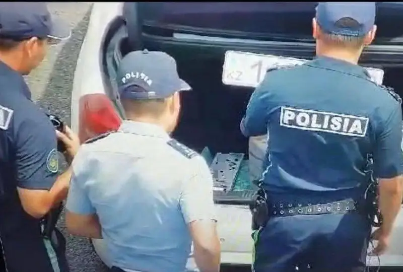 Водитель-«фокусник» из Шымкента менял номера авто прямо в пути, избегая поля зрения видеокамер