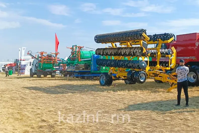 «День поля» проходит в Акмолинской области