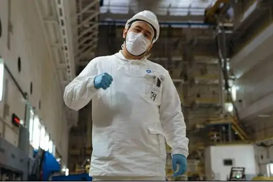 گرەممي سىيلىعىنىڭ يەگەرى يمانبەك اتوم ستانسياسىنىڭ دىبىسىمەن جاڭا ترەك شىعاردى - فوتو