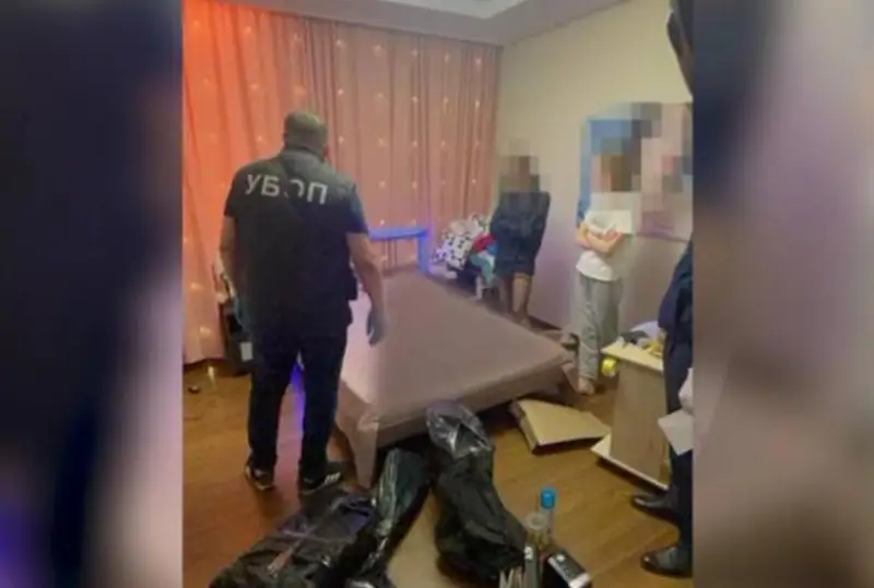 پورنويندۋستريا سالاسىنداعى ترانسۇلتتىق ۇيىمداسقان قىلمىستىق توپ اشكەرەلەندى