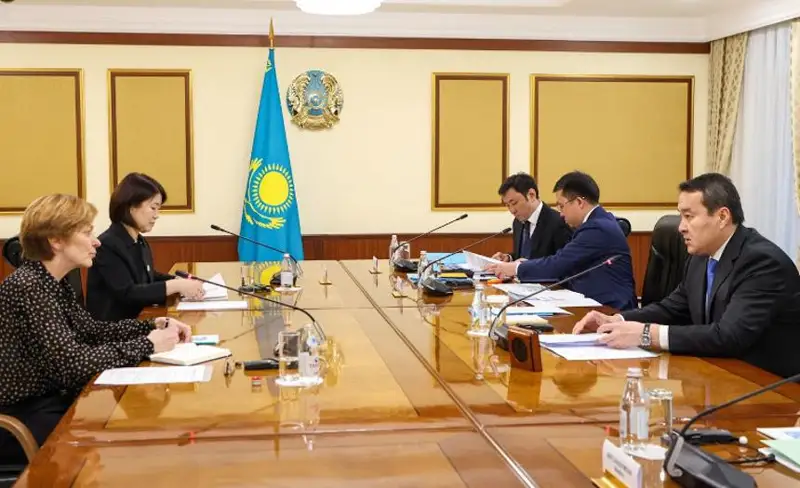 Казахстан намерен расширять сотрудничество с ЕБРР - Алихан Смаилов