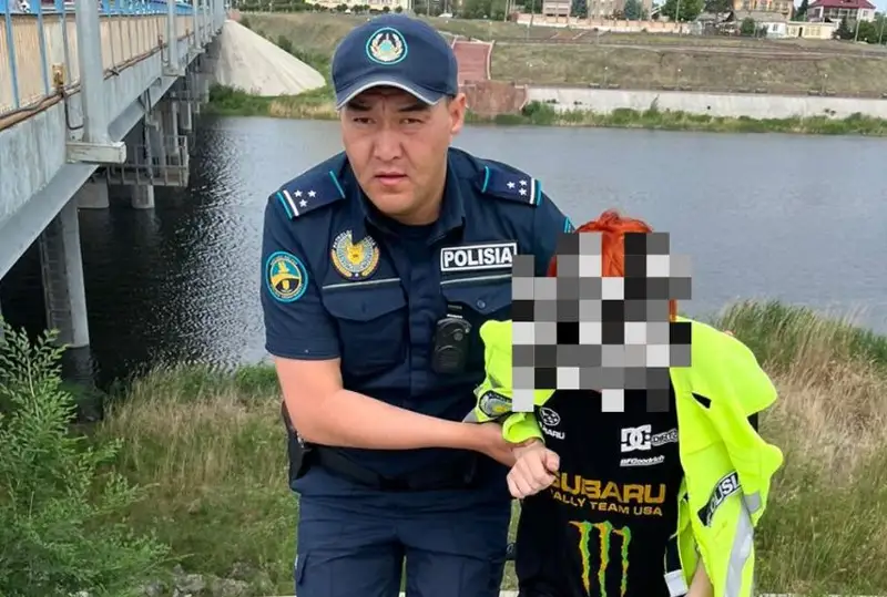 Костанайские полицейские спасли 18-летнюю девушку, которая хотела утопиться