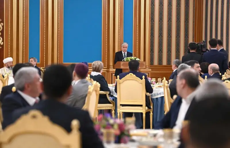 Президент ұлттық киімді Наурыз мейрамынан тыс күндері де киіп жүруге шақырды