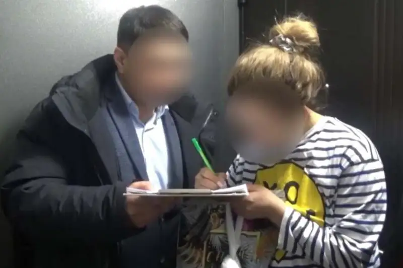 Сбытчицу с особо крупной партией «синтетики» задержали в Абайской области