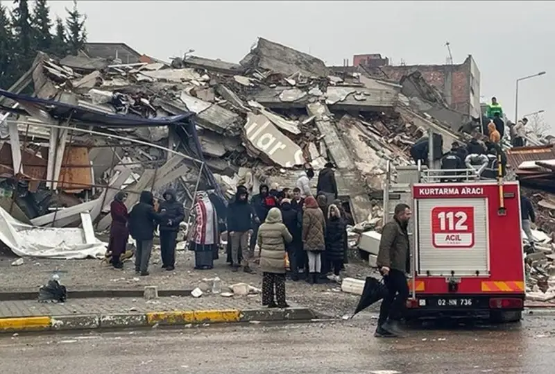 Sırııada zilzaladan qaza tapqandar sany 2530 adamǵa jetti