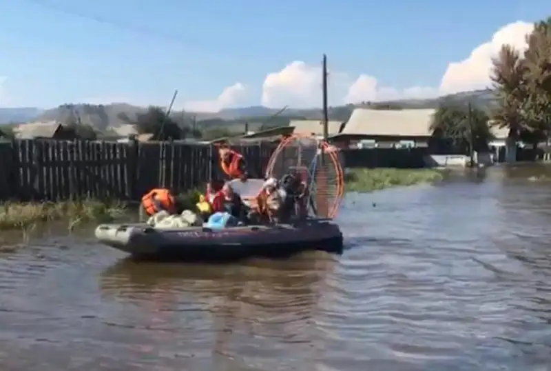 Режим ЧС ввели в Бурятии из-за разрушения дамбы