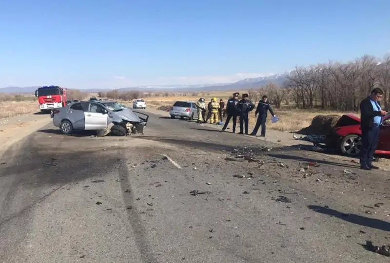 Almaty-Óskemen tasjolynda 3 adam kólik apatynan mert boldy