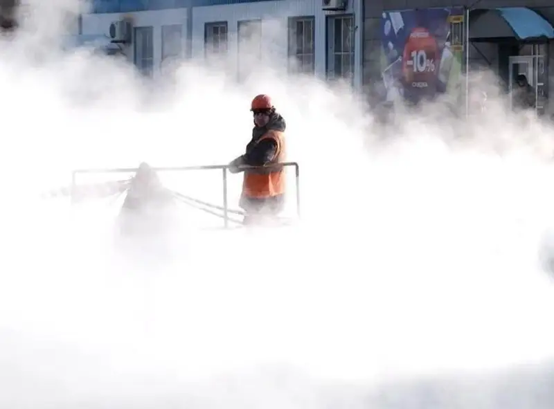 Порыв на тепломагистрали устранили в Рудном