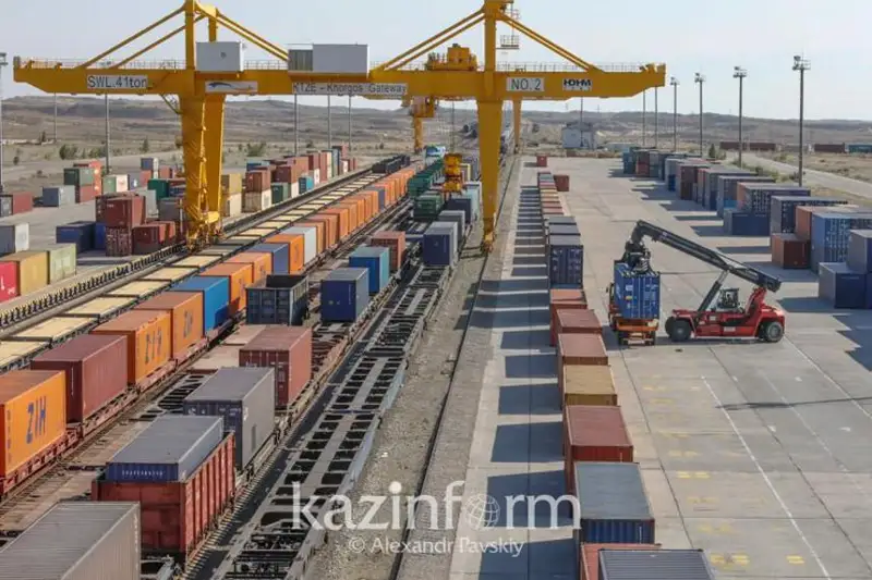 Положительную динамику перевозок грузов между Казахстаном и Таджикистаном отмечают в МИИР