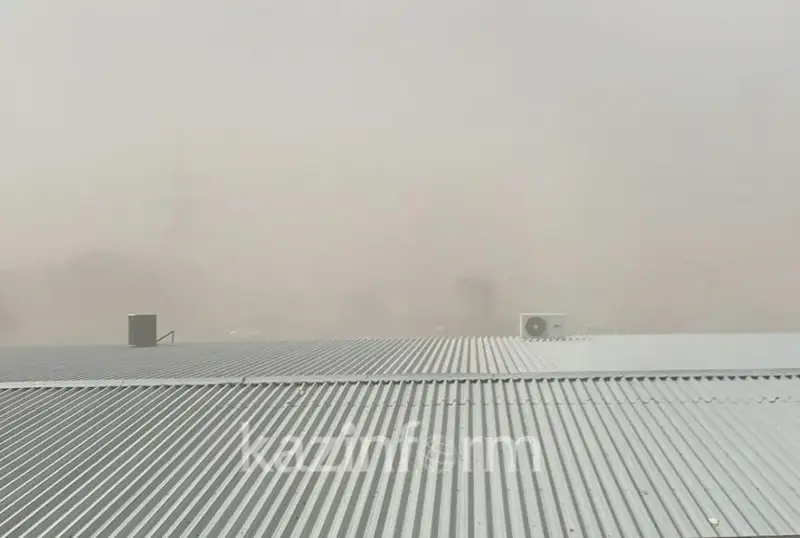 Из-за пыльной бури ввели ограничение движения для всех видов транспорта на трассе в Мангистауской области