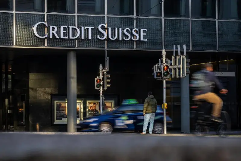 Акции швейцарского банка Credit Suisse упали почти на 25%