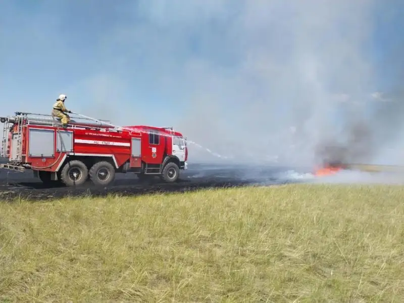 اباي وبلىسىنداعى ەكى اۋىلدىڭ ماڭىندا قۇرعاق ءشوپ ورتەندى