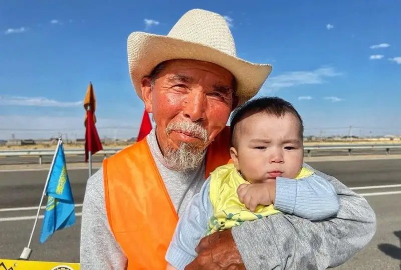 جاياۋ ساياحاتشى: 20 كۇندە 820 شاقىرىم جول ءجۇردىم