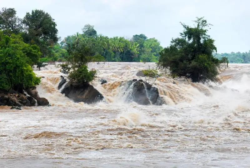 ءۇندىستاندا مۋسسون جاڭبىرىنان كەيىنگى تاسقىننان 100 دەن اسا ادام كوز جۇمدى