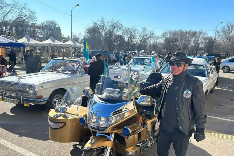 Парад ретро-автомобилей в честь выборов организовали в Конаеве